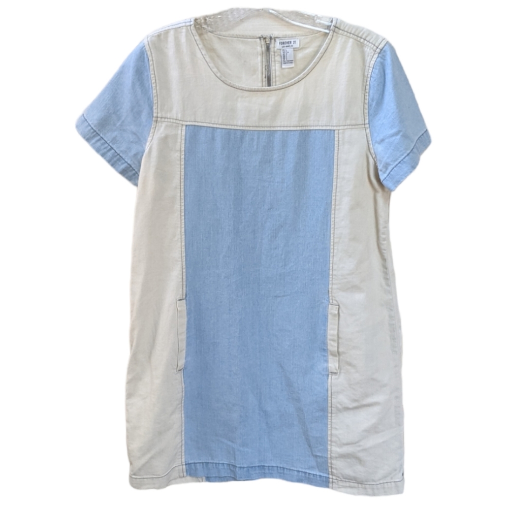 Forever 21 denim dress with pockets. Large